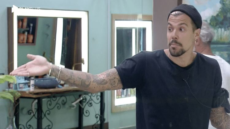 A Fazenda 2020: Lipe e Jojo discutem - Reprodução/Playplus - Reprodução/Playplus