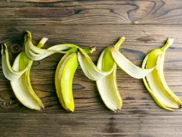 Banana pode ser usada para engraxar o sapato? Testamos e contamos como é