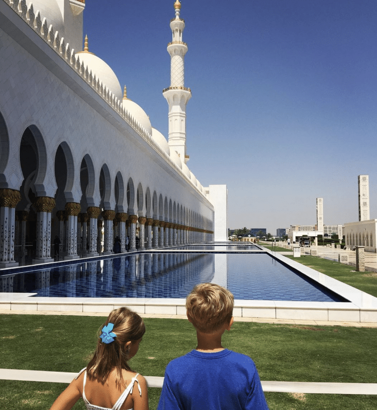 Os irmãos em mesquita de Abu Dhabi - Arquivo pessoal - Arquivo pessoal
