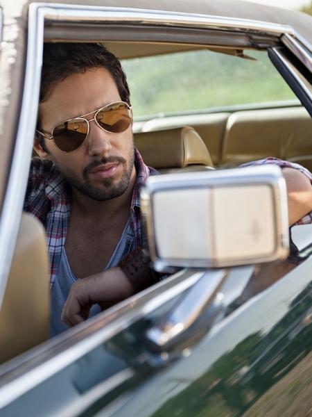 Estudo afirma que homens de pênis pequenos preferem carros esportivos