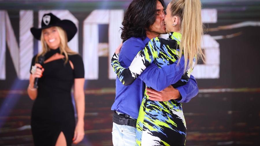 A Fazenda 2023: André Gonçalves e Danielle Winits se beijam na final - Manuela Scarpa/BrazilNews