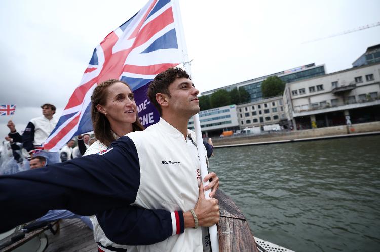 Porta-bandeiras da Grã Bretanha: Tom Daley e Helen Glover