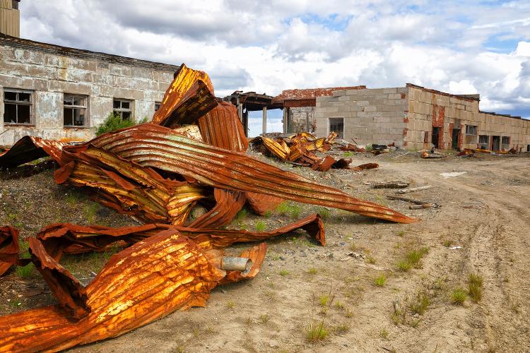 Estrutura destruída onde tentaram encontrar o buraco mais fundo do mundo