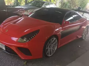 Toyota é transformado em Ferrari 'de baixo custo'; veja como ficou