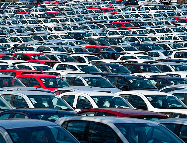 Pátio da Volkswagen em Taubaté (SP): estoques voltaram a subir em agosto - Lucas Lacaz Ruiz/Folhapress - 25.11.2014