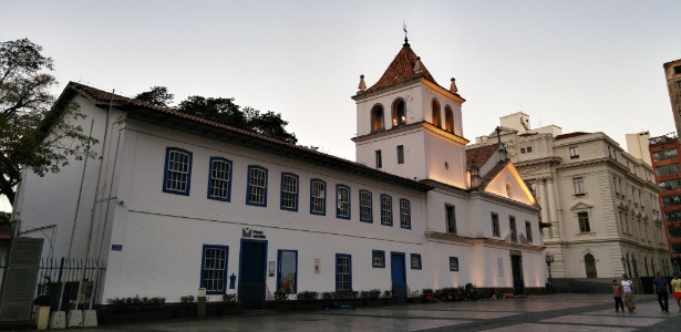 Pateo do Collegio, no centro, fundado pelos jesuítas - Rafael Roncato/UOL/Foto tirada com o LG G4