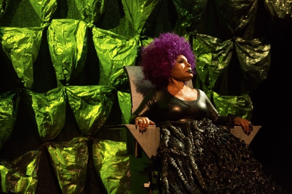 Elza Soares, com mais de seis décadas de carreira, apresenta novo disco, "A Mulher do Fim do Mundo" - Divulgação/Marcos Hermes