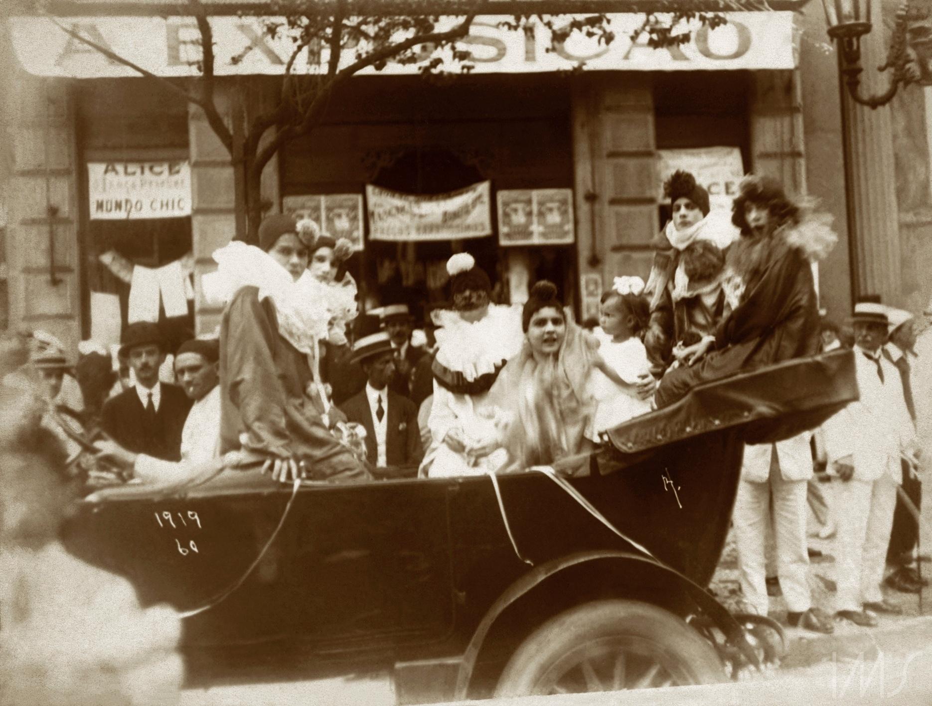 IMS resgata fotos com mais de 100 anos dos carnavais de rua do Rio ...