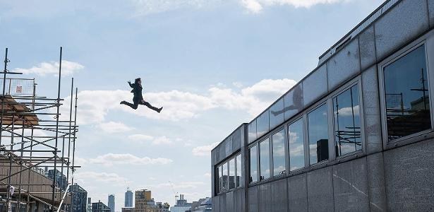 Tom Cruise pula de prédio em "Missão Impossível: Efeito Fallout" - Reprodução - Reprodução