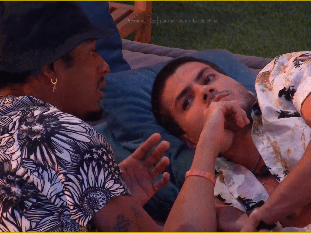 'Eu não dou essa importância pra ela', diz Arthur sobre rivalidade com Jade