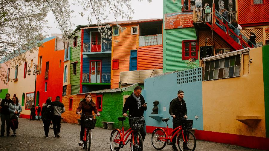 Caminhar pelo bairro de La Boca é uma das atividades que mais atraem os turistas, principalmente brasileiros que visitam Buenos Aires - Amanda Cotrim