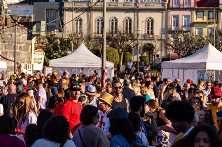 Foliões na cidade de Braga, em 2023, no primeiro Carnaval do Bloco Minho de Janeiro © Divulgação do bloco - Divulgação - Divulgação