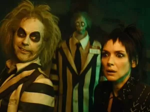 Tim Burton provoca muitas risadas ao resgatar 'Beetlejuice'