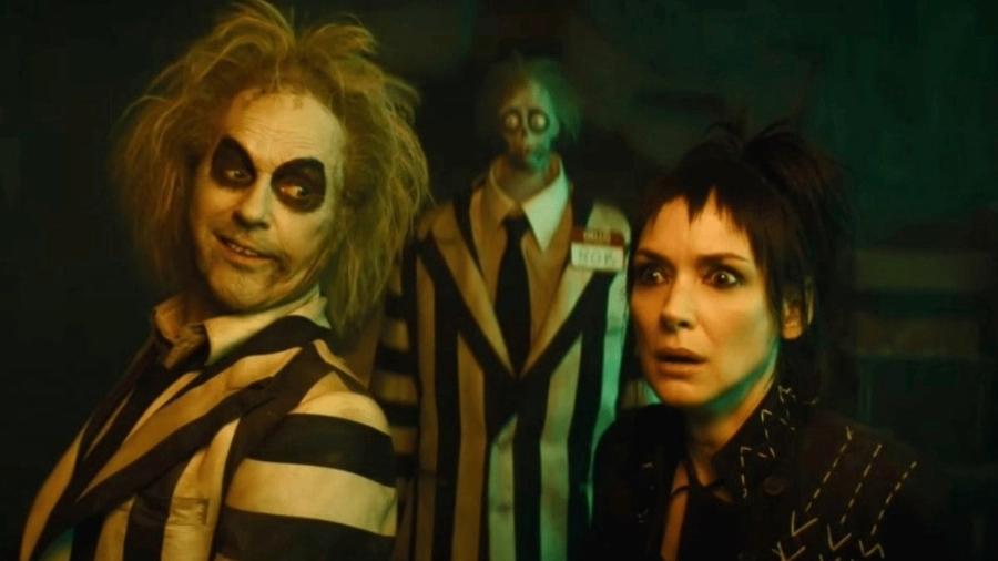 Michael Keaton e Winona Ryder caracterizados em "Beetlejuice 2" - Warner Bros./Divulgação