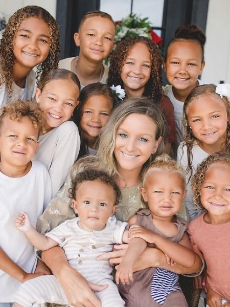 Karissa Collins, 41, anunciou que está grávida do 12º filho Karissa Collins, 41, anunciou que está grávida do 12º filho
