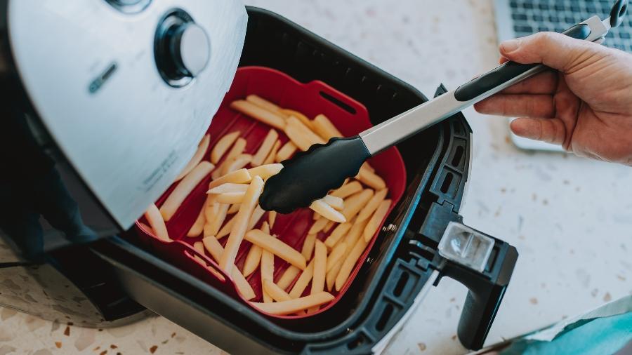 Batata frita na air fryer