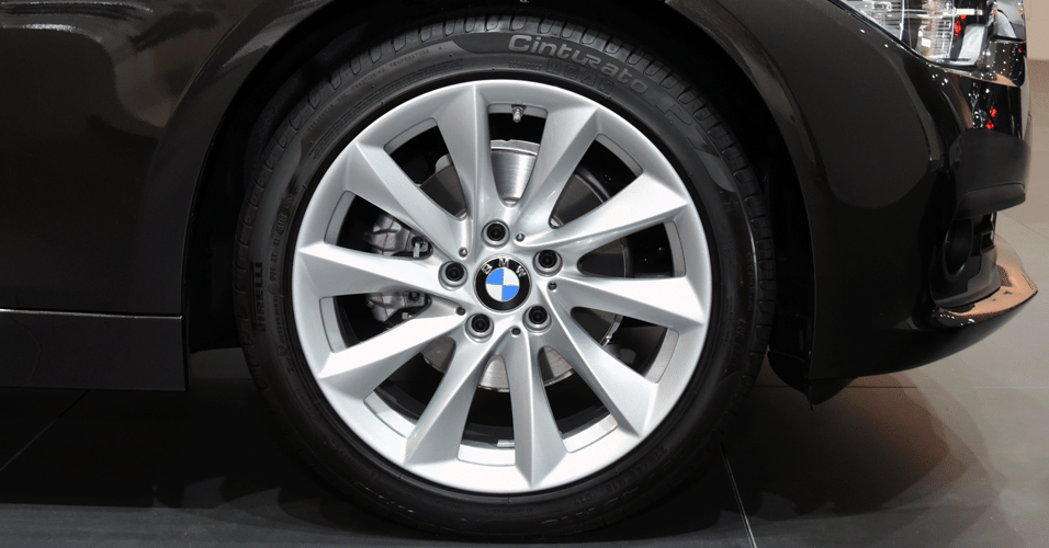 BMW 318i - Murilo Góes/UOL