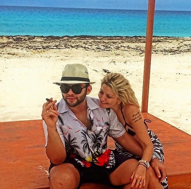 Em agosto, o casal aproveitou uns dias de folga com clima de romance em Cancun, no México - Reprodução/Facebook/Jonathan Costa