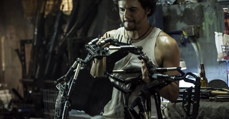 "Elysium" conta com a participação do ator brasileiro Wagner Moura, que interpreta um hacker capaz de levar uma nava espacial até Elysium, na órbita terrestre - Divulgação