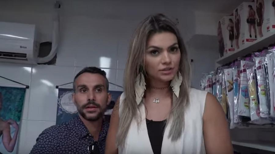 Kelly Key visita sex shop com o marido, Mico Freitas - Reprodução/YouTube