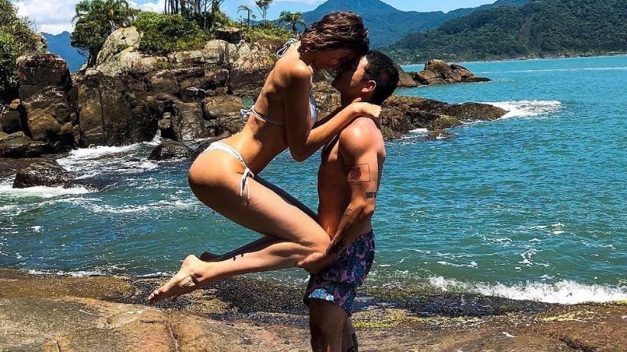 Yudi Tamashiro e a namorada Wanessa Bicalho - Reprodução/Instagram