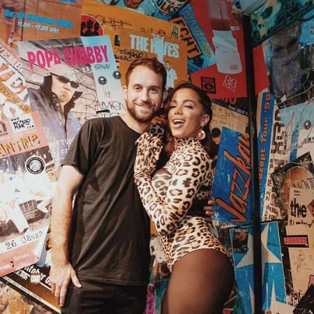 Anitta com seu novo empresário, Brandon Silverstein - Reprodução/Instagram