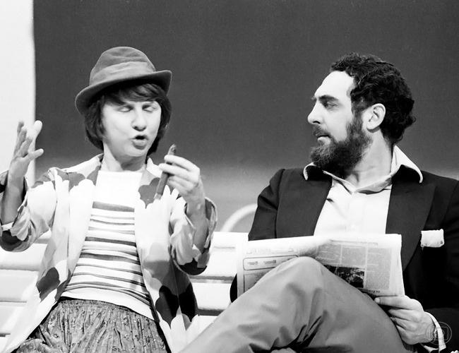 Dona Catifunda (Zilda Cardoso) e Miele no humorístico Praça da Alegria, da Globo - Reprodução/TV Globo