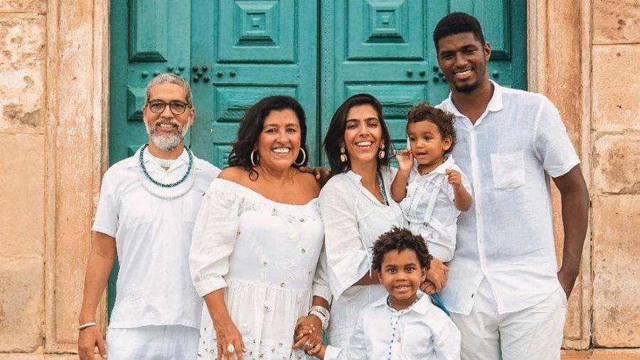 Regina Casé com a família - Reprodução/Instagram