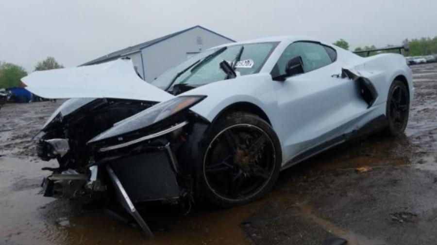 Corvette 2020 destruído vai a leilão nos EUA - Divulgação