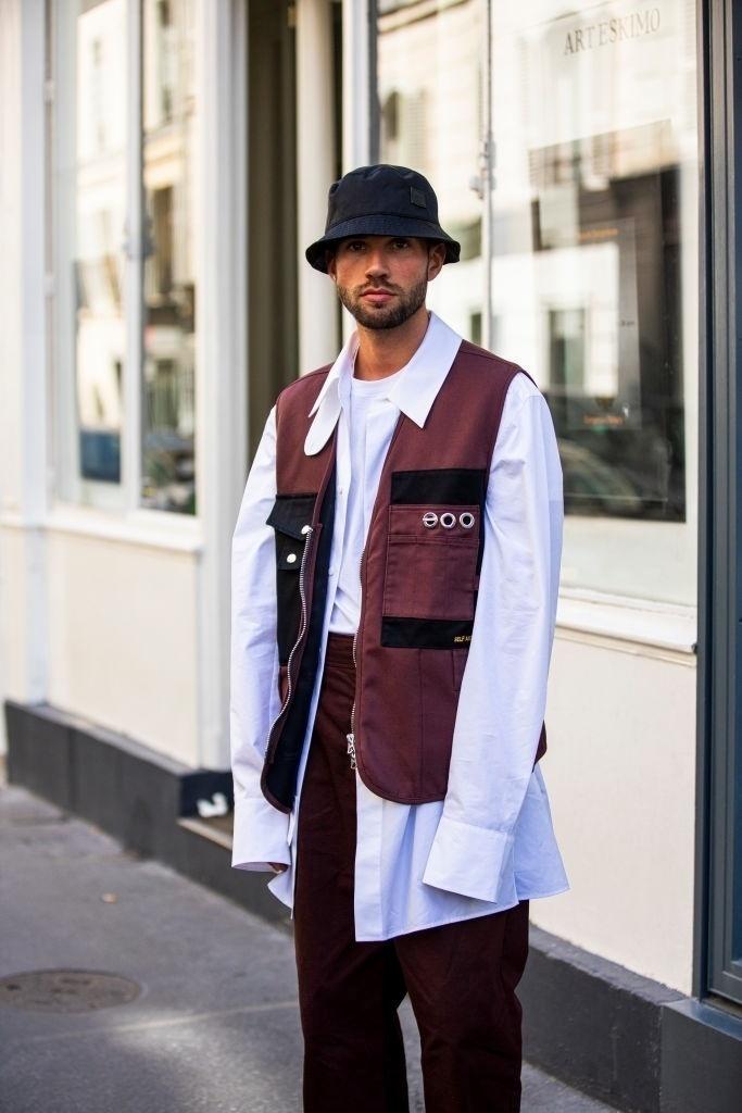 Bucket hat: inspire-se no chapéu que é tendência entre homens e mulheres - Getty Images