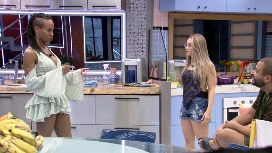 BBB 21: Karol Conká conversa sobre os flertes da casa com Carla Diaz e Projota - Reprodução/Globoplay