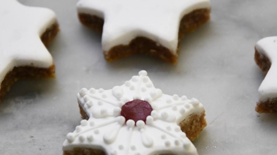 Estrelas de canela: Biscoitos de Natal são tradição dos finais de ano da rainha Elizabeth - Reprodução/The Royal Family