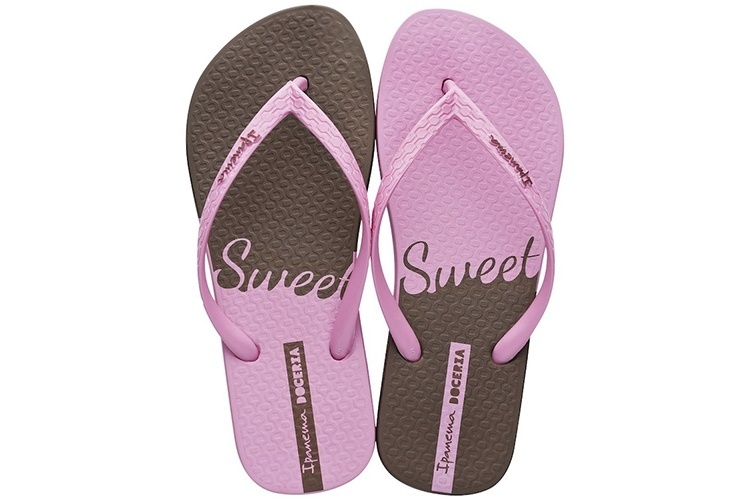 Fome de morango com chocolate. Chinelo da Ipanema. Preço: R$ 24,99. Informações: www.sandaliasipanema.com.br | Preço e disponibilidade pesquisados em setembro de 2015 e sujeitos a alterações - Divulgação