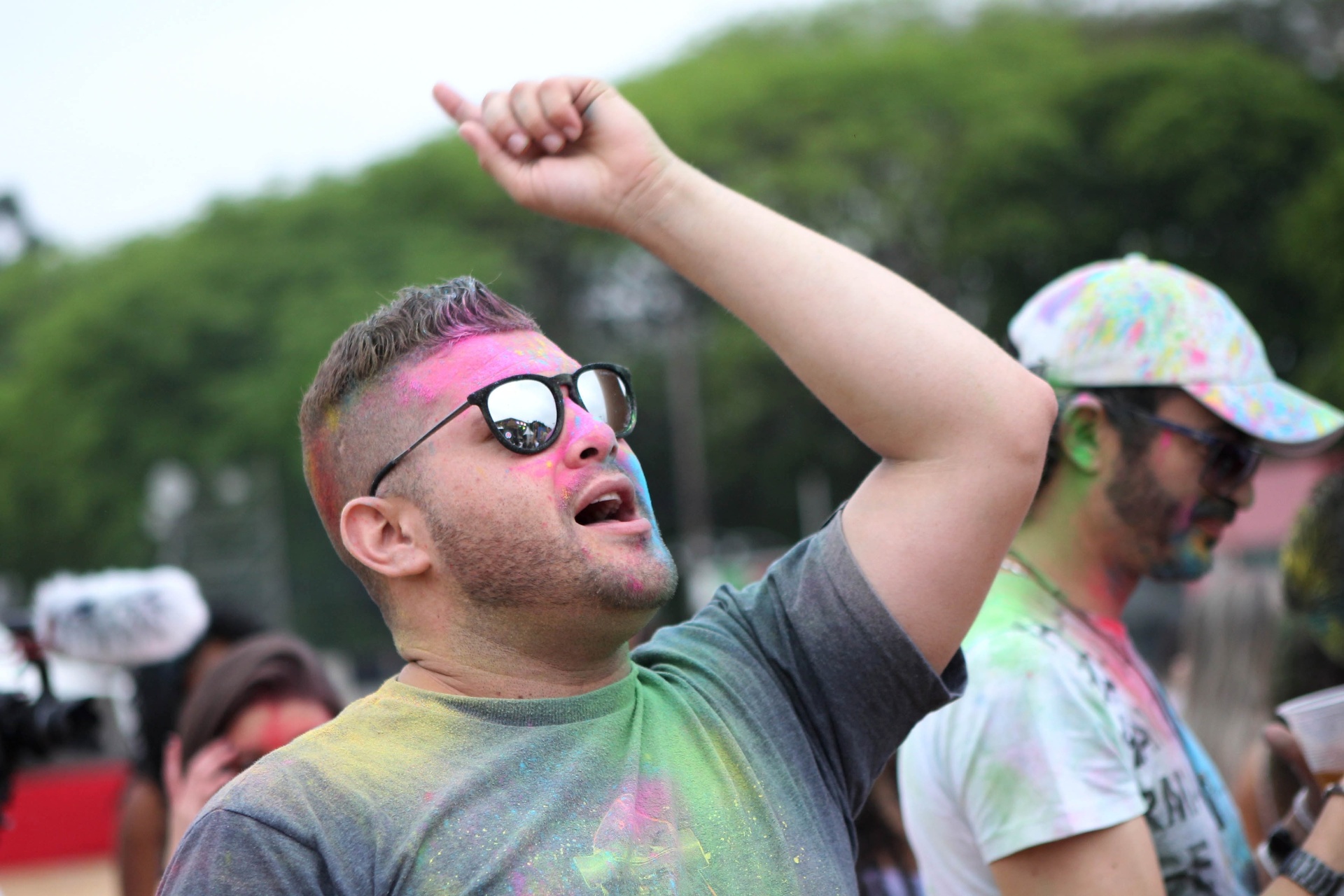 4.out.2015 - Festival Holi Color Brasil atrai muitos jovens na Arena Relâmpago, no Estádio da Portuguesa ? Canindé, em São Paulo, neste domingo - Junior Lago/UOL