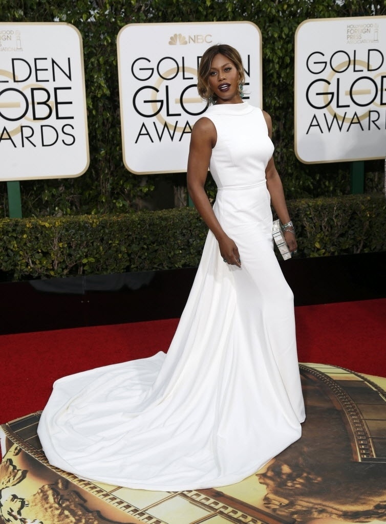 10.jan.2016 - Atriz Laverne Cox no tapete vermelho do Globo de Ouro 2016 - REUTERS