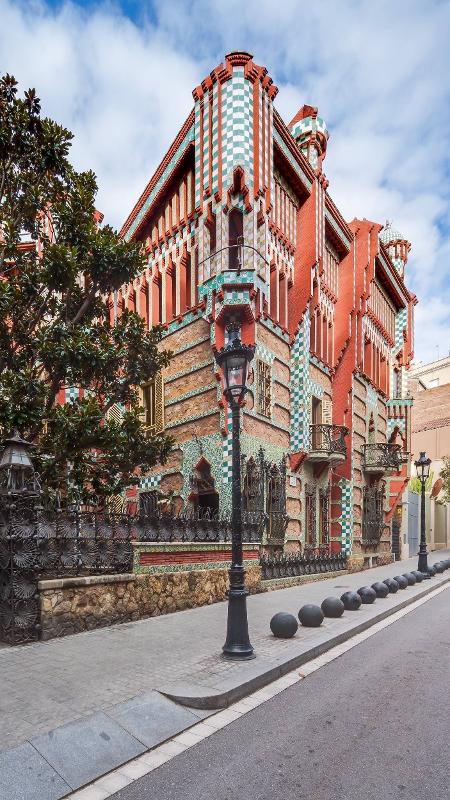 A Casa Vicens, em Barcelona, foi a primeira projetada por Gaudí - Divulgação