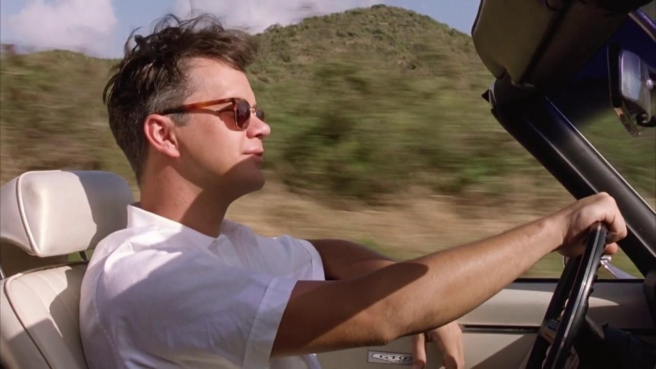Tim Robbins em cena no filme "Um Sonho de Liberdade" (1994) - Divulgação