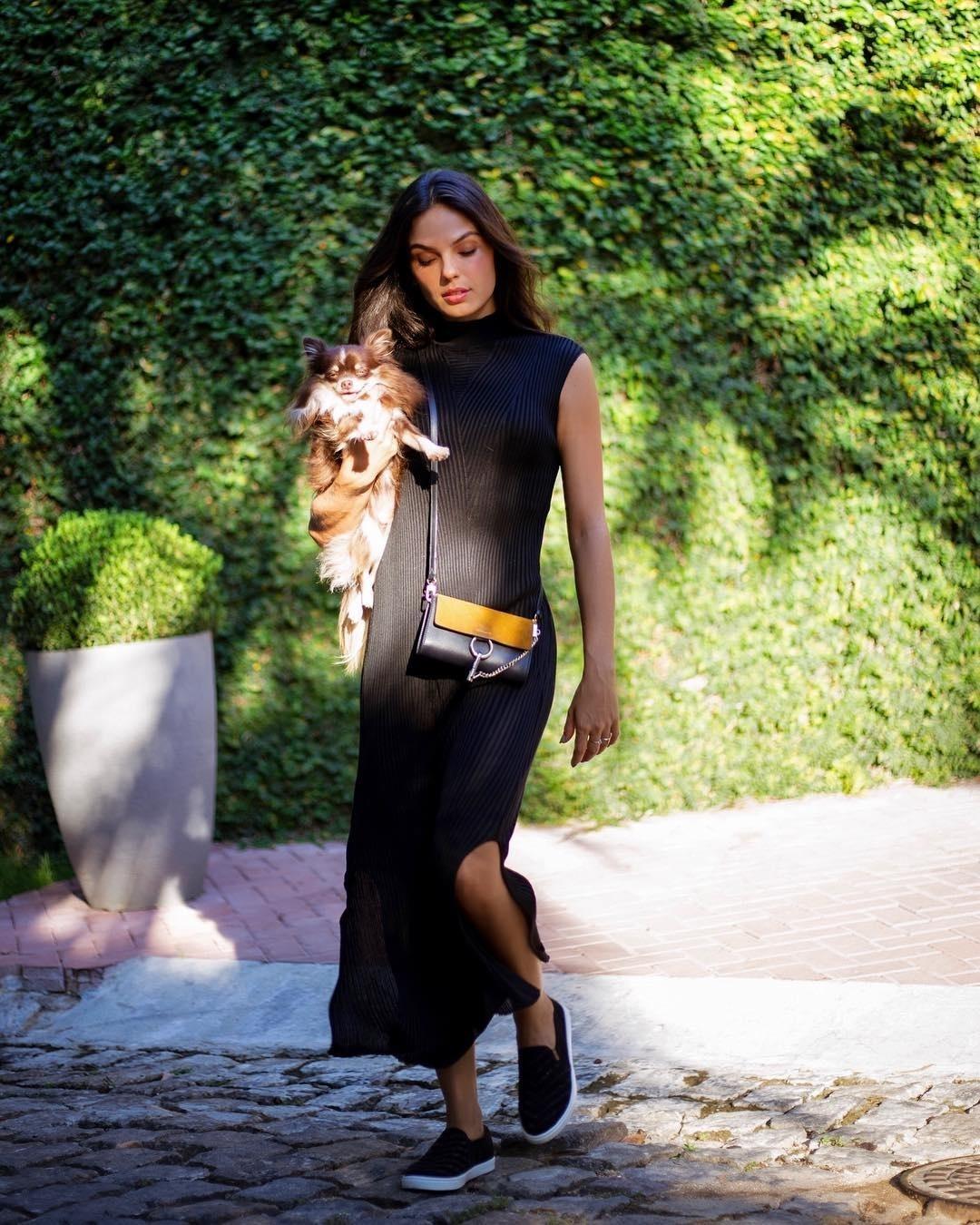 Vestidos e barriga de fora: os truques de look de Isis Valverde na gravidez - Reprodução/Instagram/@isisvalverde