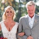 Caroline Bittencourt com o pai, Orlei, durante o casamento da modelo, em janeiro - Reprodução / Instagram
