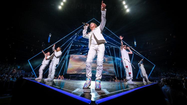 Os Backstreet Boys em show da turnê DNA - Reprodução/Facebook - Reprodução/Facebook
