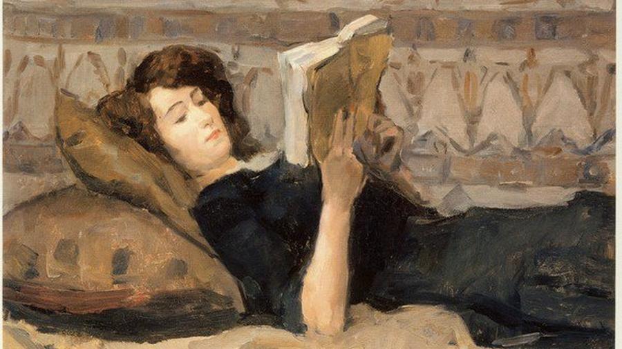 Garota lendo no sofá - Isaac Israels