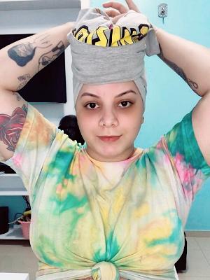 Plopping: finalize o seu cabelo cacheado com uma camiseta - 26/09/2020 -  UOL Universa