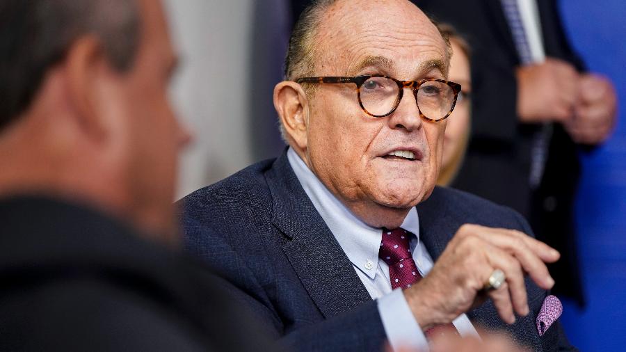 Rudy Giuliani é acusado de comportamento inadequado em cena de novo  Bo - Joshua Roberts/Getty Images
