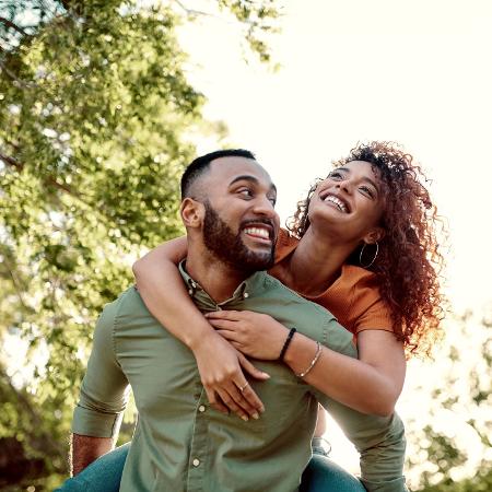 Veja frases e mensagens de aniversário para enviar para seu amor - kupicoo/ iStock