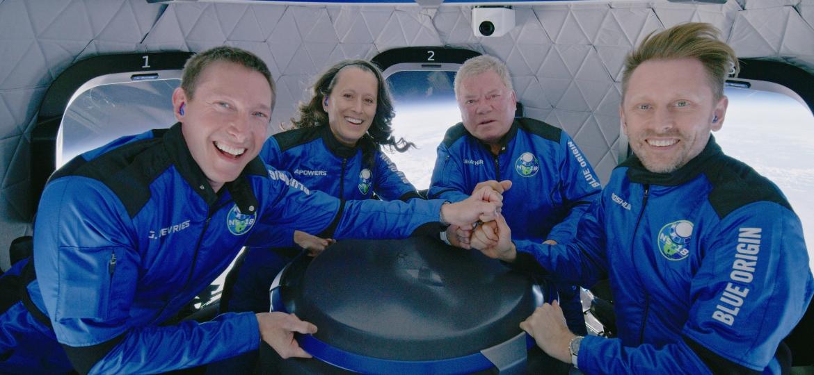 Os turistas espaciais da equipe NS-18 durante voo da Blue Origin, de Jeff Bezos, ao espaço: Glen de Vries, Audrey Powers, o Capitão Kirk de "Jornada nas Estrelas" William Shatner e Dr. Chris Boshuizen em 13 de outubro de 2021 - Divulgação/Blue Origin