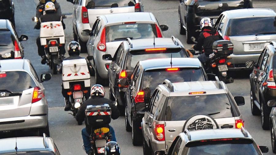 Trânsito já é segunda maior causa de mortes no Brasil; motociclistas são maiores vítimas Trânsito já é segunda maior causa de mortes no Brasil; motociclistas são maiores vítimas