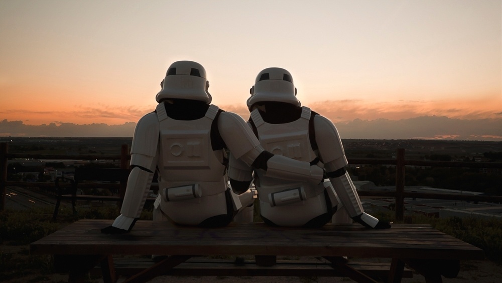 Fotógrafo espanhol Jorge Pérez Higuera cria série "The Other Side", que flagra o cotidiano imaginário dos stormtroopers - Jorge Pérez Higuera/www.perezhiguera.com