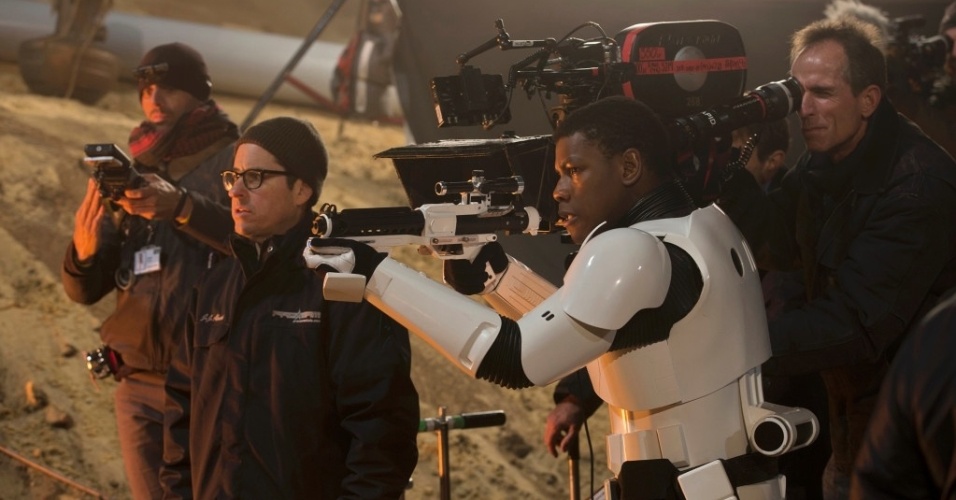 9.nov.2015 - Estúdio divulga imagens dos bastidores de "Star Wars: Episódio VII - O Despertar da Força". Filme estreia no dia 17 de dezembro