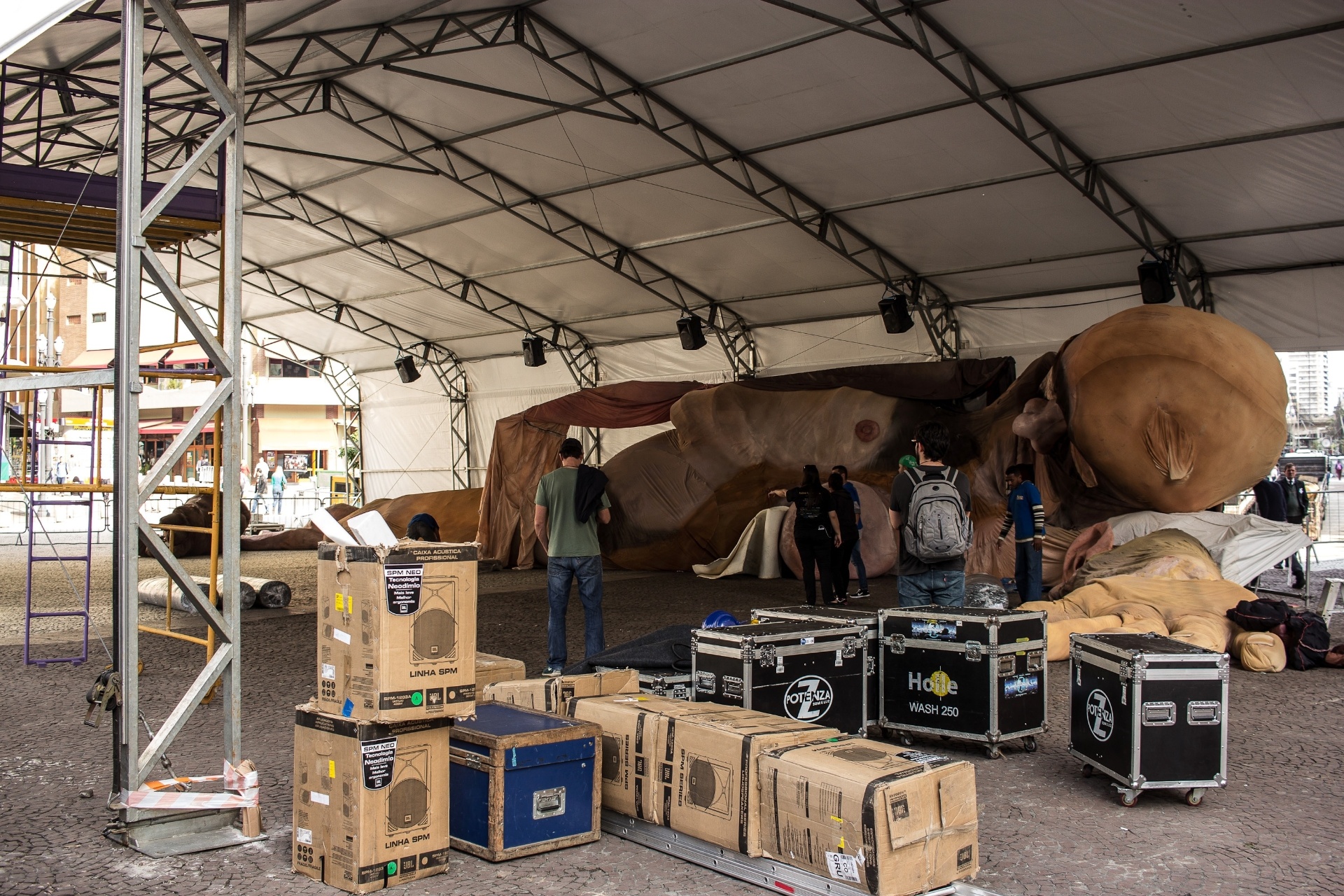 20.mai.2016 - Últimos preparativos para o ínicio da Virada Cultural 2016, que este ano começa nesta sexta (20) - Eduardo Petrini/Estadão Conteúdo