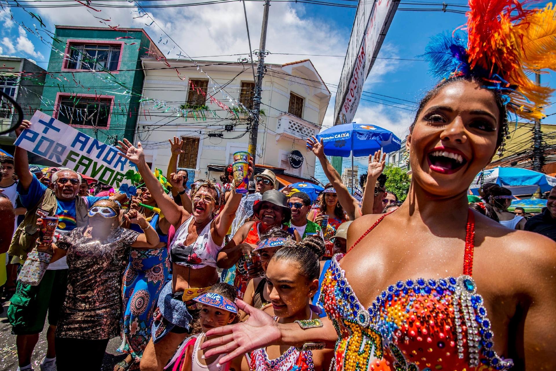 Bloco "Bloco dos Esfarrapados" já toma a conta das ruas do Bexiga, bairro de São Paulo - CRIS FAGA/FOX PRESS PHOTO/ESTADÃO CONTEÚDO